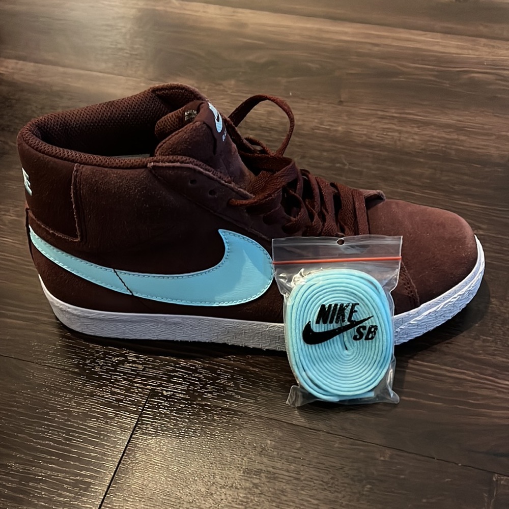 Nike Blazer Mid - Size 7.5 (Men) / 9 (Women)